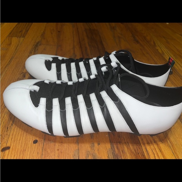 Gucci Athletic Shoes - Picture 3 of 6